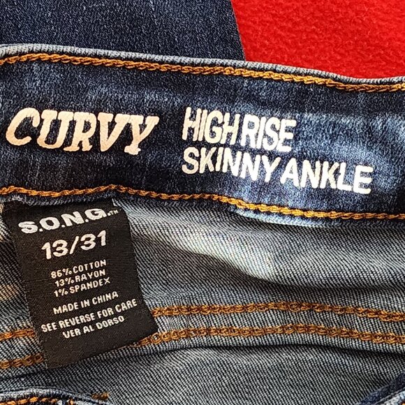 S.O.N.G Curvy Dark Wash Blue High Rise Skinny Ankle Distressed Jeans Jr Sz 13/31 - Picture 16 of 16